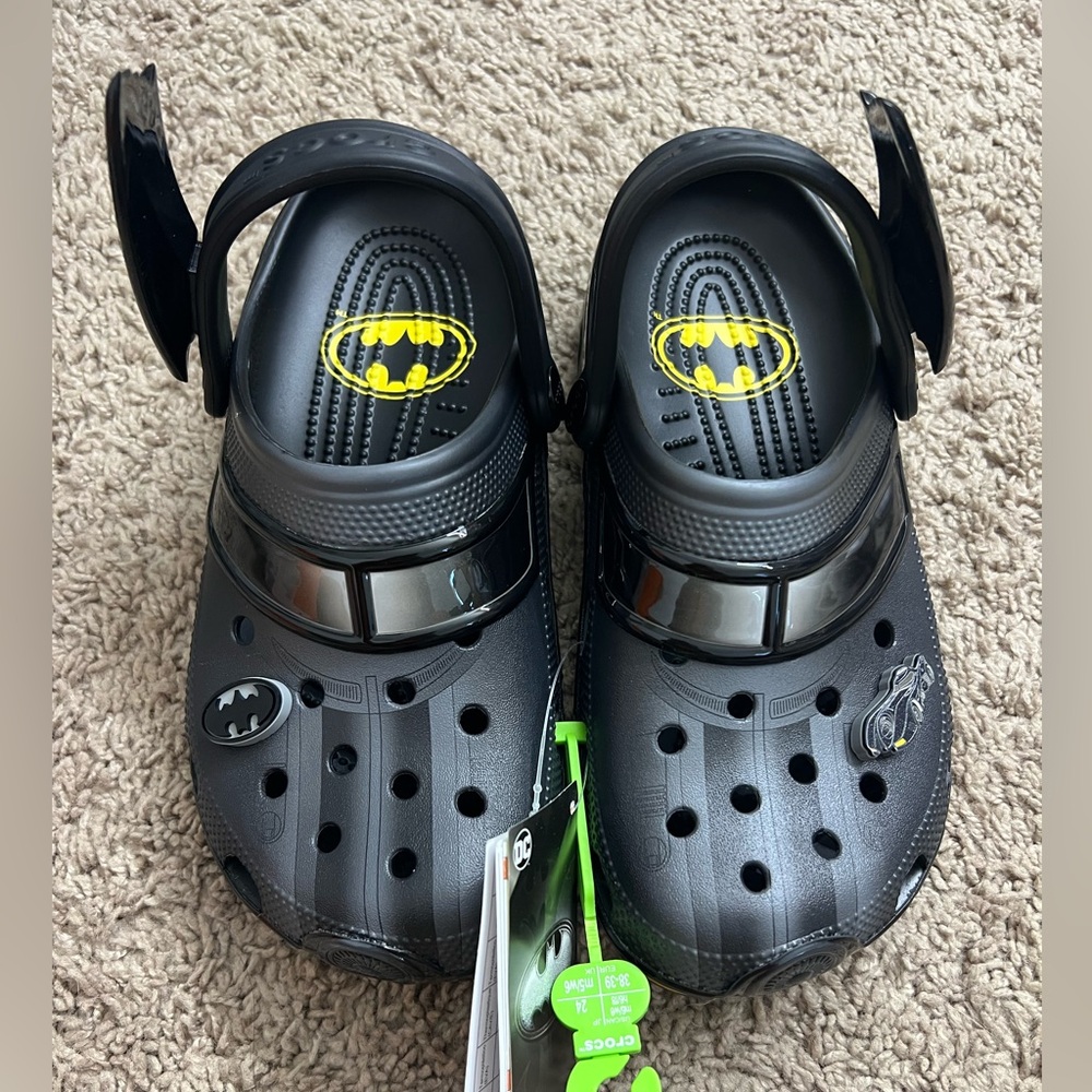 NWT Crocs Batman Batmobile Classic Clog Unisex M 6 / W 8